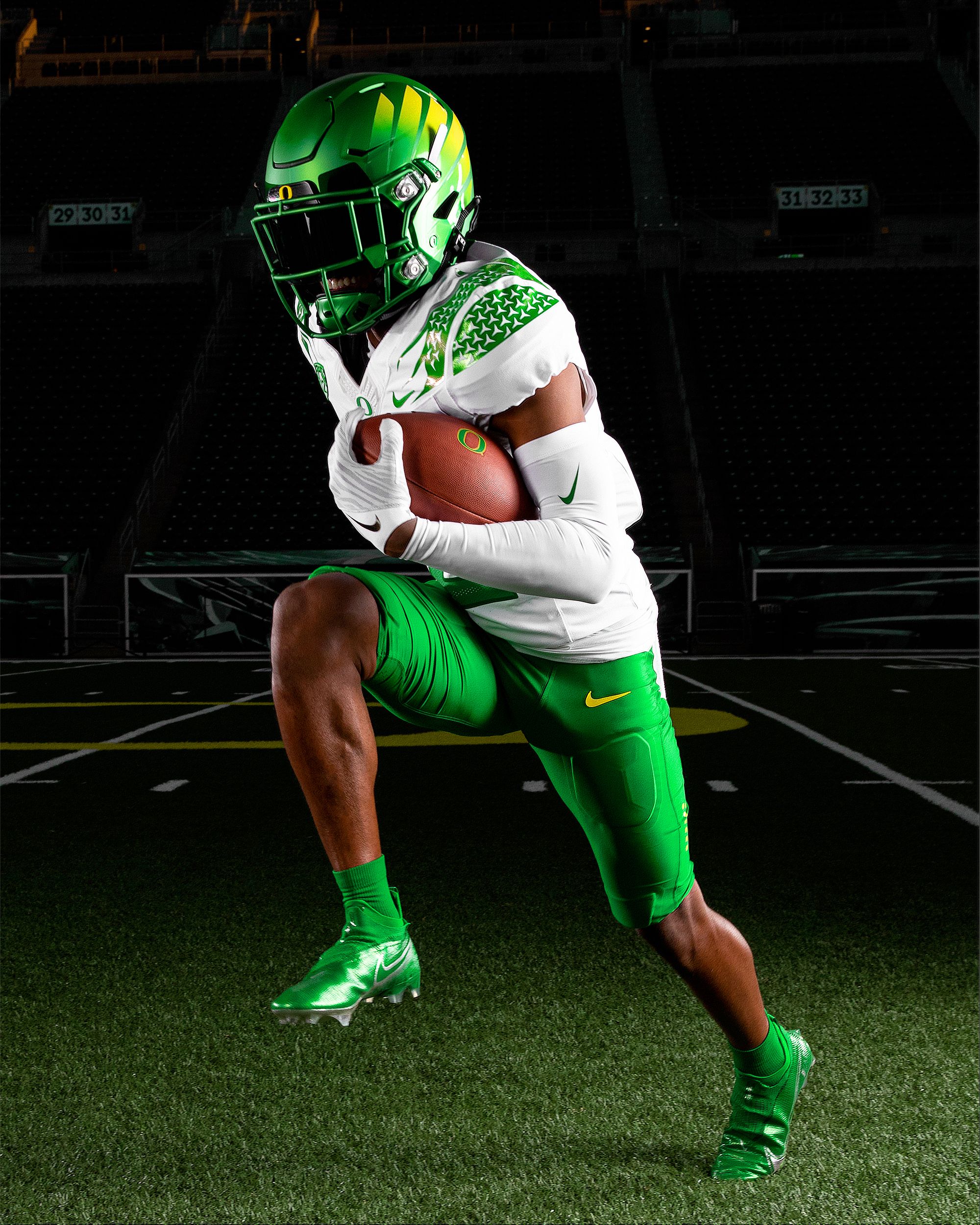 How Oregon's uniforms went from fledgling concept to creative college  football force - The Athletic