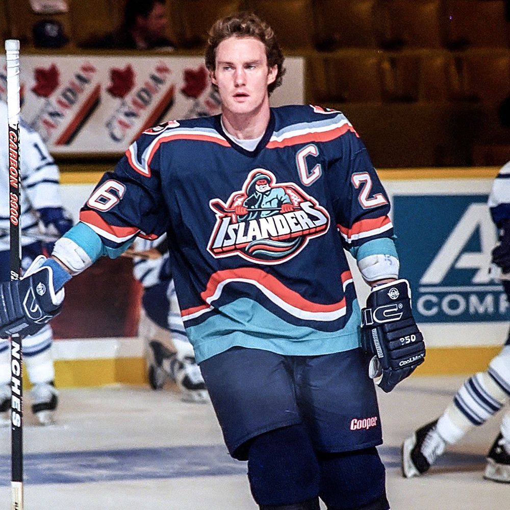 5 NHL teams that need new uniforms in 2015 —