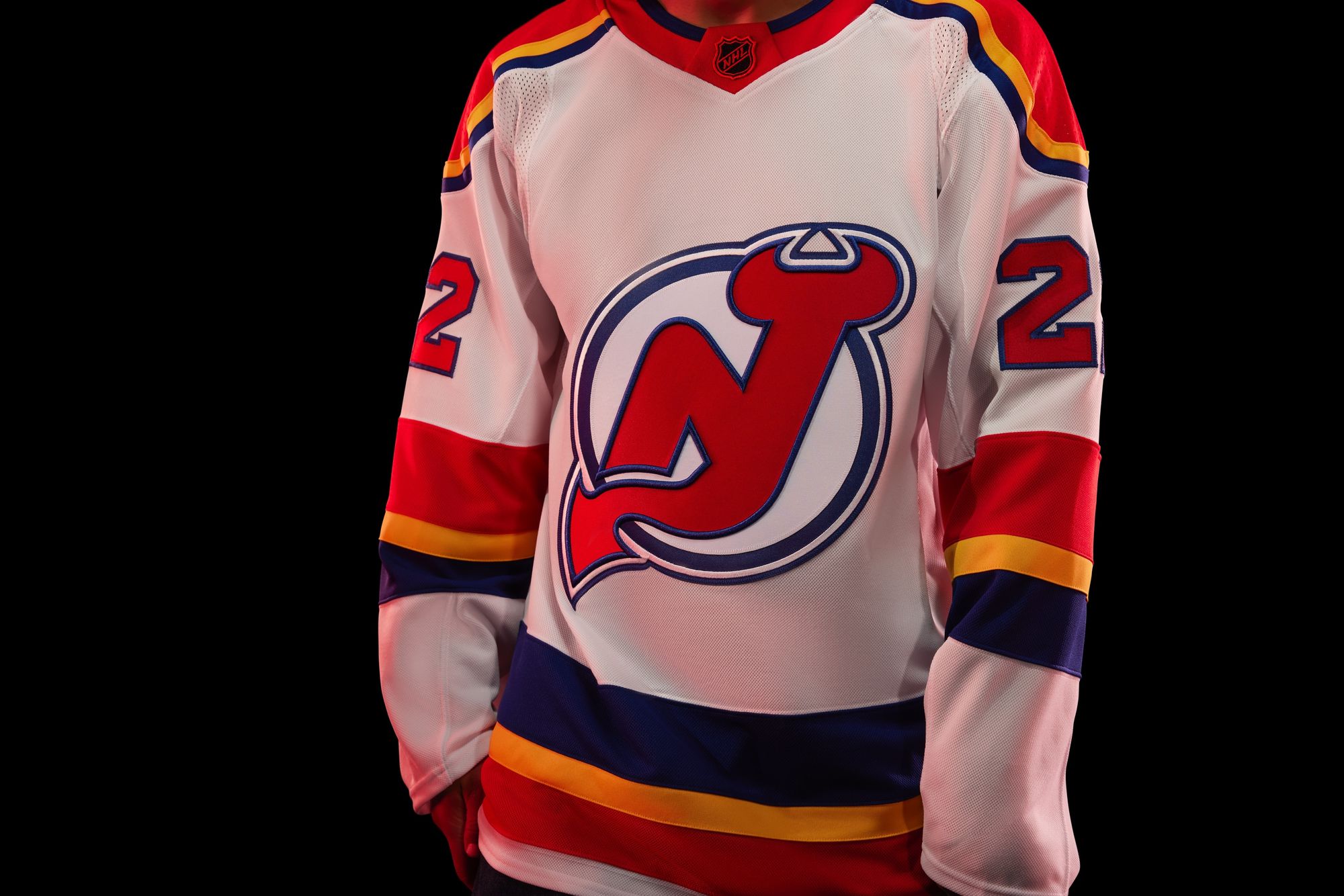 The Caps Reverse Retro, which on the captain's jerseys, feature the  adright below the collar. : r/hockey