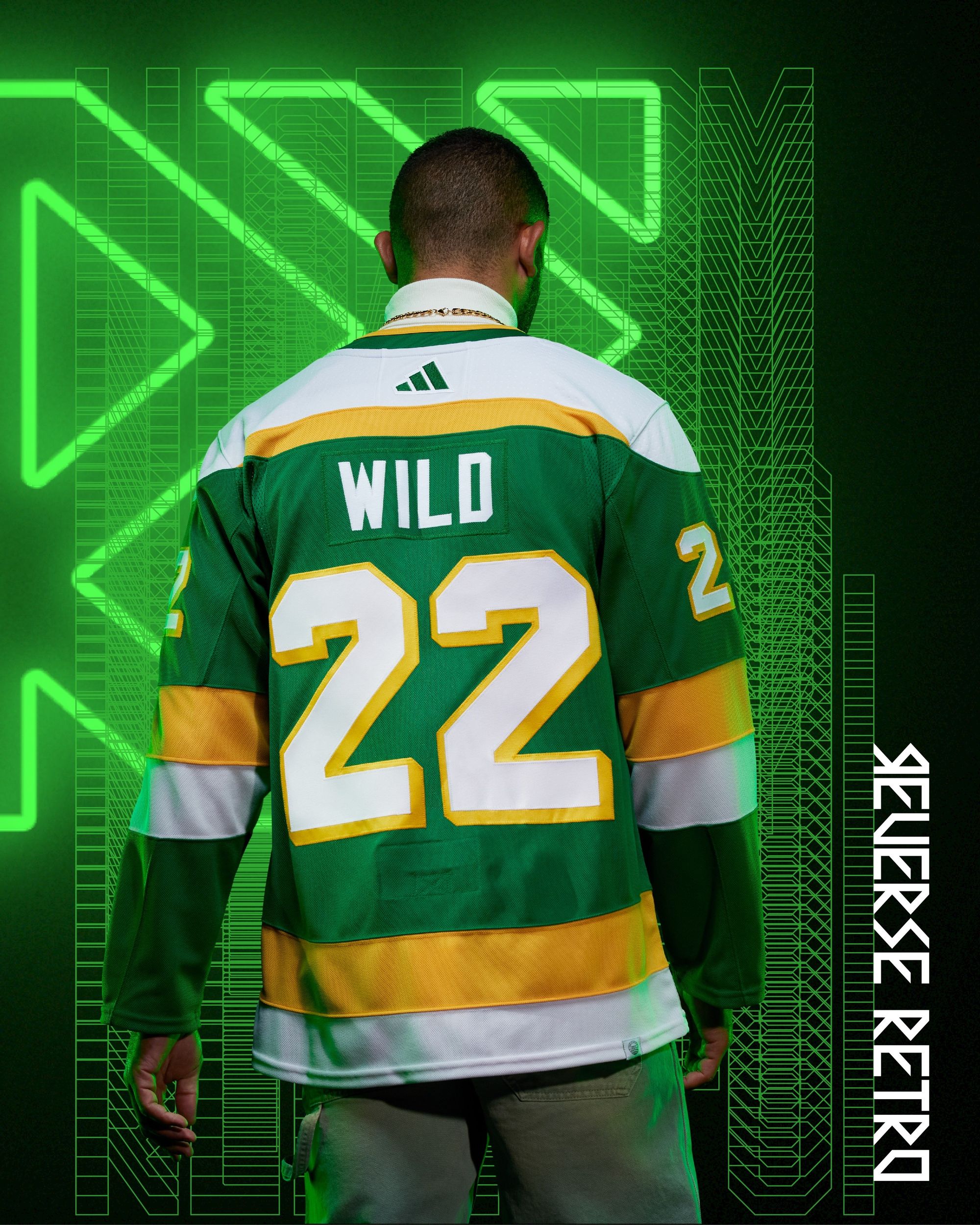 Large mens Minnesota Wild Jersey Green retro CCM with gold accents